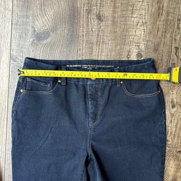 Chico's So Slimming Girlfriend Slim Leg Ankle Dark Jeans Women's Size US 6R - Picture 3 of 9